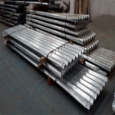 厳格な保証 ガルバネージされた波紋屋根シート 許容度 ± 1% と厚さ範囲 0.12-1.2mm * 600-1250mm